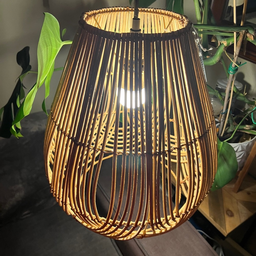 NWT Hanging Pendant Handmade Looped Rattan Teardrop Luminary Lamp PLUG-IN